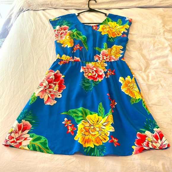 Old Navy Dresses & Skirts - Beautiful dress